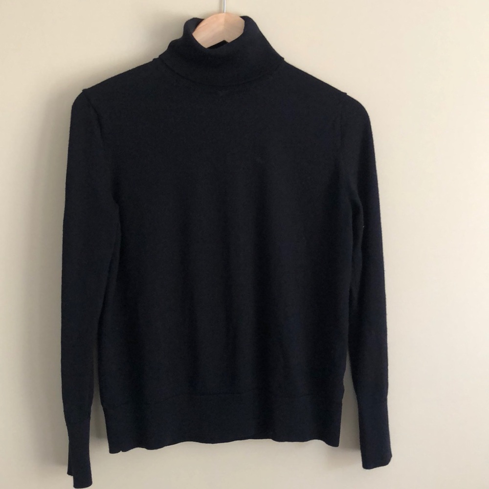 Gap turtleneck sweater